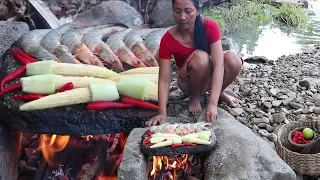 Survival Skills: How to Cook Shrimp with Baby Corn on Rock Taste delicious - Food my village ep 08