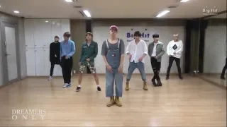 BTS Dancing to 'boyfriend' by Ariana Grande & Social House