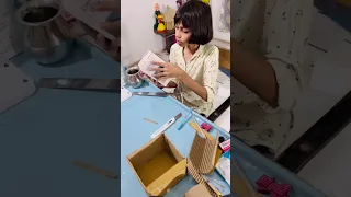 Diy pen holder bnaya Divya ne / How do you make a homemade pen holder? / ghamu Saran #shorts #diy