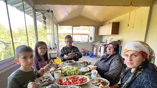 Bahçede öğlen yemeği Elifin okul kıyafetini aldık kedimiz doğurdu