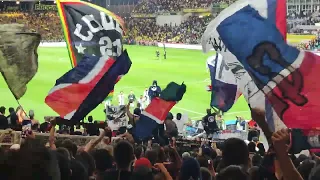 Nantes PSG - 0 - 3 - Les joueurs du PSG viennent saluer le parcage - chants - communion - ambiance