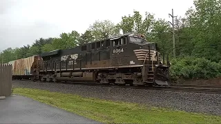 NS 8064 leads a mixed freight train in Wyomissing, PA (10K)