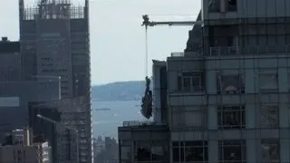 Two window washers rescued from 45th floor of NY building