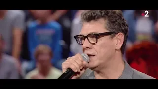 ✅  VIDÉO – Marc Lavoine submergé par l'émotion en évoquant un souvenir avec sa mère