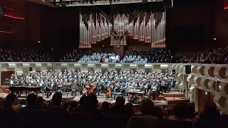 Sanctus van Gounod, gezongen door het Hollands Jongerenkoor 13 o.l.v. Peter Wildeman.