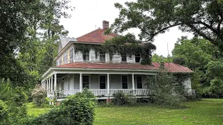 The Stunning Abandoned Primrose House Down South Along the Coast *Built in 1914