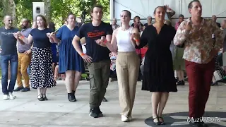 Danse bretonne : finale Gavotte Rouzig avec Marie France Rosmorduc et Maelys Le Moigne (Gourin 2023)