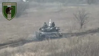 Ukrainian war tanks-1 Platoon Assaults Russian Trench Before Single Tank Storms It in Zaporizhzhia