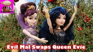 Evil Mal Swaps Queen Evie - Part 1 - Evie is the Queen Descendants Disney