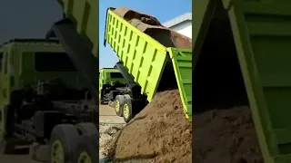 Dump Truck Hino Proses Jungkit Pasir #Shorts