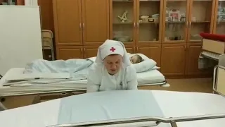 Перемещение пациента с каталки на кровать