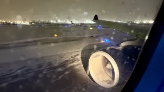 Air Canada Airbus A330-300 Snowy Evening Takeoff from Montréal Trudeau | YUL-YYZ