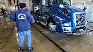 April 17, 2021/142 Trucking. Your Grace gets a Bath at the Truck O’matt.