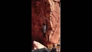 Alex Honnold climbing Fear of a Black Hat v9