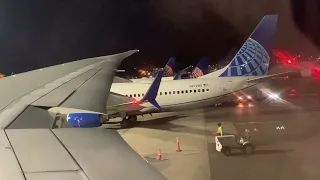 AMAZING 787 Hydraulic Sounds - United Airlines 787-9 Start Up and Takeoff at Newark (EWR)