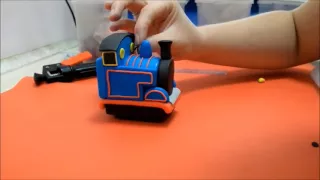 How to make a Thomas The Tank Engine topper - tutorial