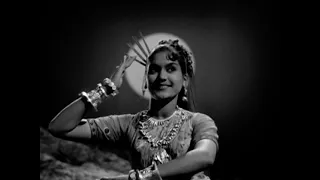 Aah (1953) - Jhanan Jhanan Ghungharwa Baaje