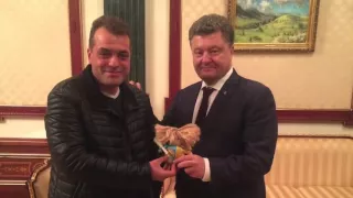 Анатолий Шарий. Советник Порошенко о тараканах и тапке.