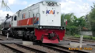 Melihat Proses Bongkar Muat Kereta Api Pengangkut BBM Pertamina di Stasiun Rewulu Yogyakarta #ptkai