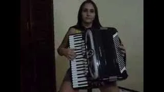 Nicinha do Acordeon tocando "Odeon"