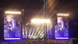 Bruce Springsteen surprise appearance at Paul McCartney concert (Glory Days & I Wanna Be Your Man)
