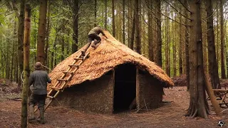 Iron Age Roundhouse: 12 Day Bushcraft Shelter with Hand Tools | Full Build