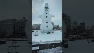 Самый большой снеговик в мире!