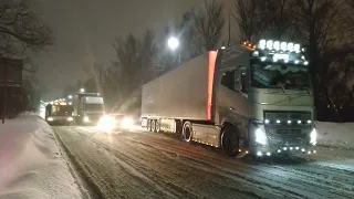 Ярославль, улица Калинина, 7 февраля 2022, буксуют все, ЛиАЗ, DAF. VOLVO