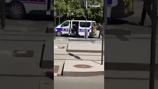 سيارة للشرطة الفرنسية بلا وقود!