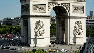 FOOTAGE* Arc de Triomphe roundabout by day HD