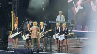 Rod Stewart: Addicted to love (Edinburgh Castle 7 July 2023) short clip