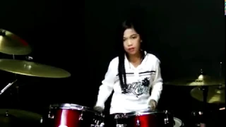 Mere Khabo Me Jo Aaye, She Is Amira Sayeriah a young Malaysian  drummer . Just look at the