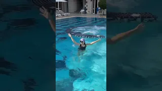 Алиса любит плавать 🏊‍♂️ #алиса #влог