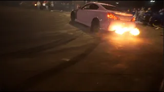 LOUD INFINITI G37 SHOOTING  FLAMES AT CAR MEET    !