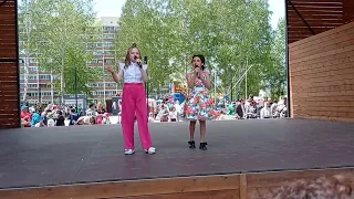 Песня "Быть человеком" в исполнении Александры Комоловой и Зейняб