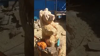 Chainsaw carved bear/Вырезанный бензопилой медведь#shorts#woodcarving#chainsawcarving#WoodenBear