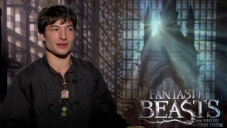 FANTASTIC BEASTS: Backstage with Ezra Miller