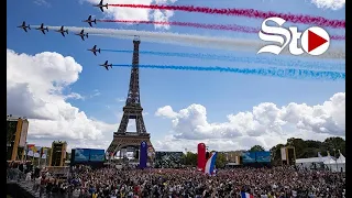 París recibe el relevo olímpico para los Juegos de 2024