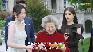 All mock Cinderella's gift, but CEO's grandmother is most satisfied with the gift
