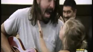 Dave Grohl's Daughter Wants To Go Swimming