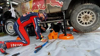 40 minutes Mini Dakar Service clutch, gearbox repair Stephane Peterhansel. X-raid team - respect!