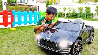 Yejun ride on car with Dad and assemble toy cars for kids