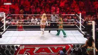 WWE Raw 08/29/11 - Kelly Kelly vs. Brie Bella