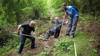 Wir legen los auf dem Bikepark Jungle Trail | MTB Trailbau / Wanderweg Instandsetzung | Leo Kast