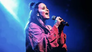 10 Times Demi Lovato Lost Her Voice On Stage