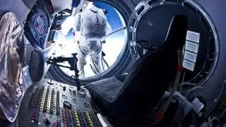 RED BULL STRATOS [HD] - Felix Baumgartner Supersonic Freefall