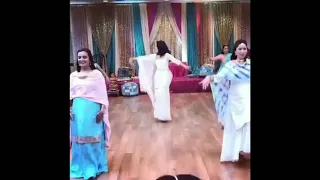 Chitta Kukkad | Wedding Dance By Manpreet Toor (Bridesmaids) | Neha Bhasin |