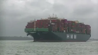 Containership HMM Hanbada salute SS Shieldhall 30 07 2023