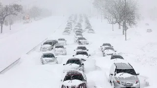 BC snowstorm buried the streets! Blizzard strikes Vancouver causes car sliding