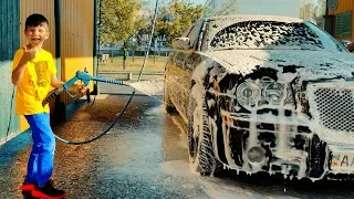 Учимся мыть мамину машину на автомойке